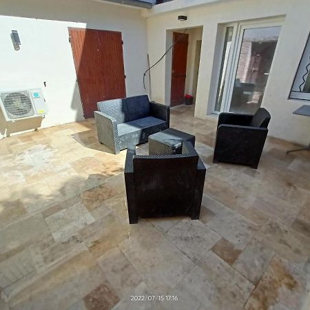 T2 Renove En Rdc Avec Cour, Intra Muros אביניון מראה חיצוני תמונה